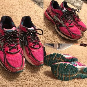 brooks running shoes